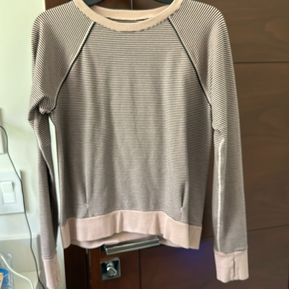 Lululemon crew neck sweatshirt